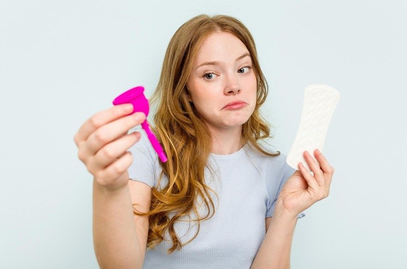 Leia mais sobre o artigo Entendendo a Sua Primeira Menstruação: Como Enfrentar Este Período Desafiador